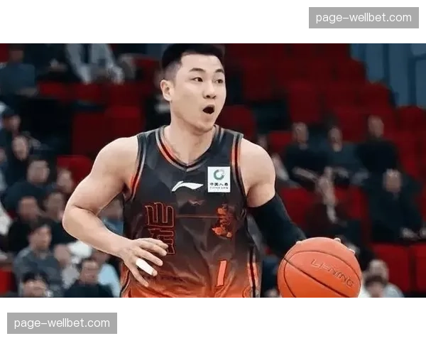 山东队攻防转换节奏掌控出色 高诗岩抢断推动快攻反击