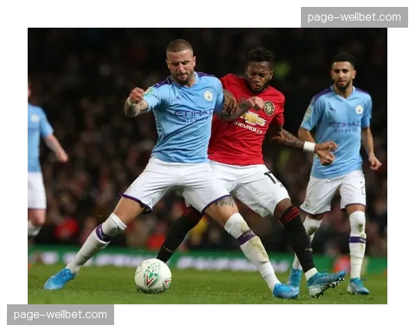 曼城进攻结构从中路集中取代边中结合，横向宽度压缩15米